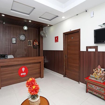 Oyo 680 Hotel Ranjana Heritage Λάκναου Εξωτερικό φωτογραφία