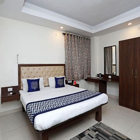 Oyo 680 Hotel Ranjana Heritage Λάκναου Εξωτερικό φωτογραφία