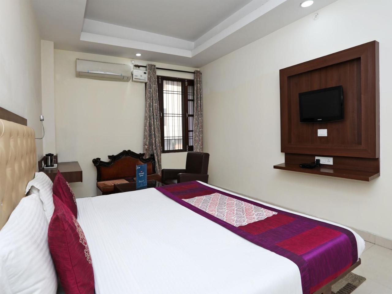 Oyo 680 Hotel Ranjana Heritage Λάκναου Εξωτερικό φωτογραφία