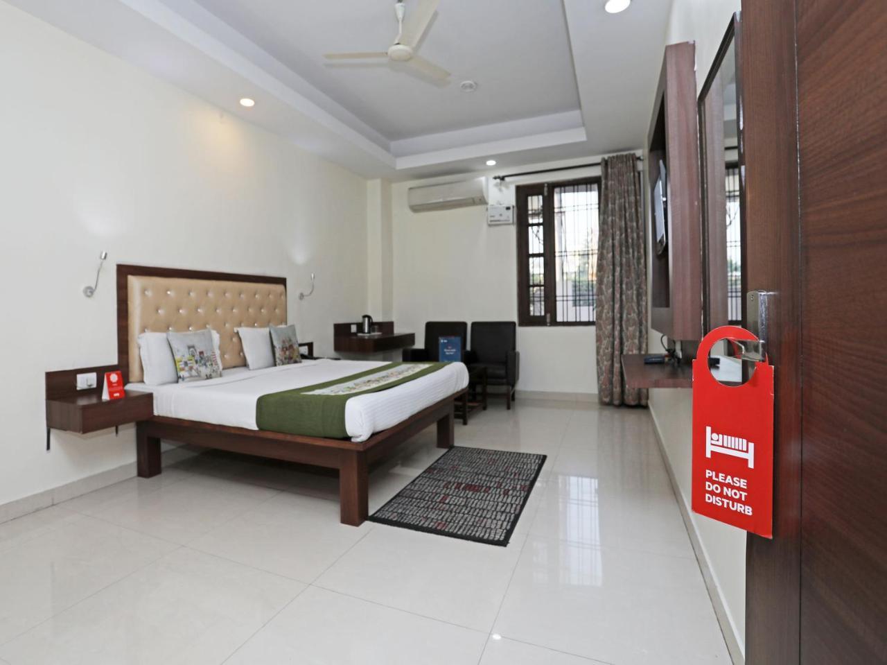 Oyo 680 Hotel Ranjana Heritage Λάκναου Εξωτερικό φωτογραφία