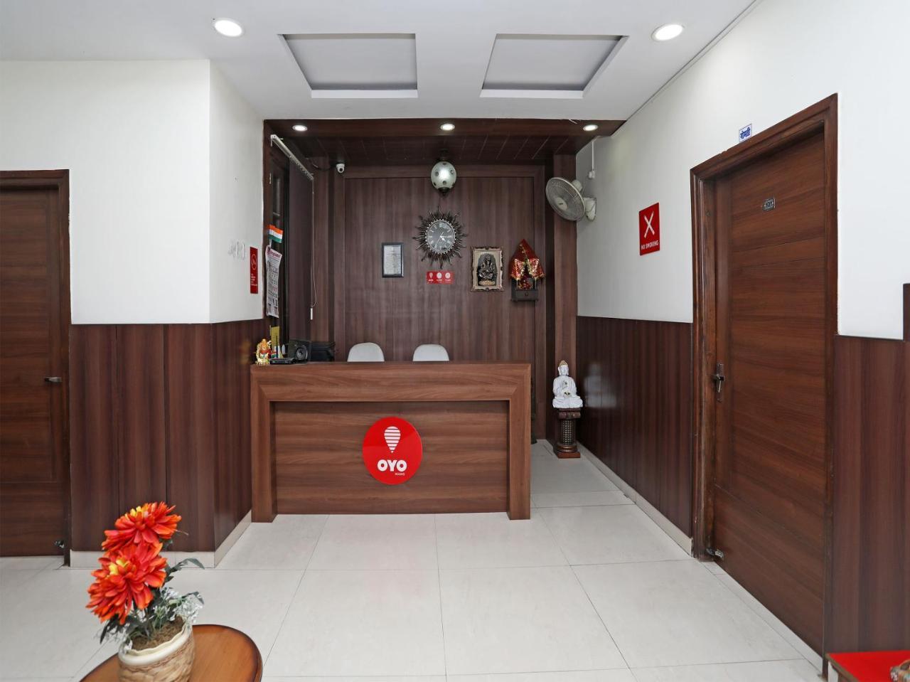 Oyo 680 Hotel Ranjana Heritage Λάκναου Εξωτερικό φωτογραφία