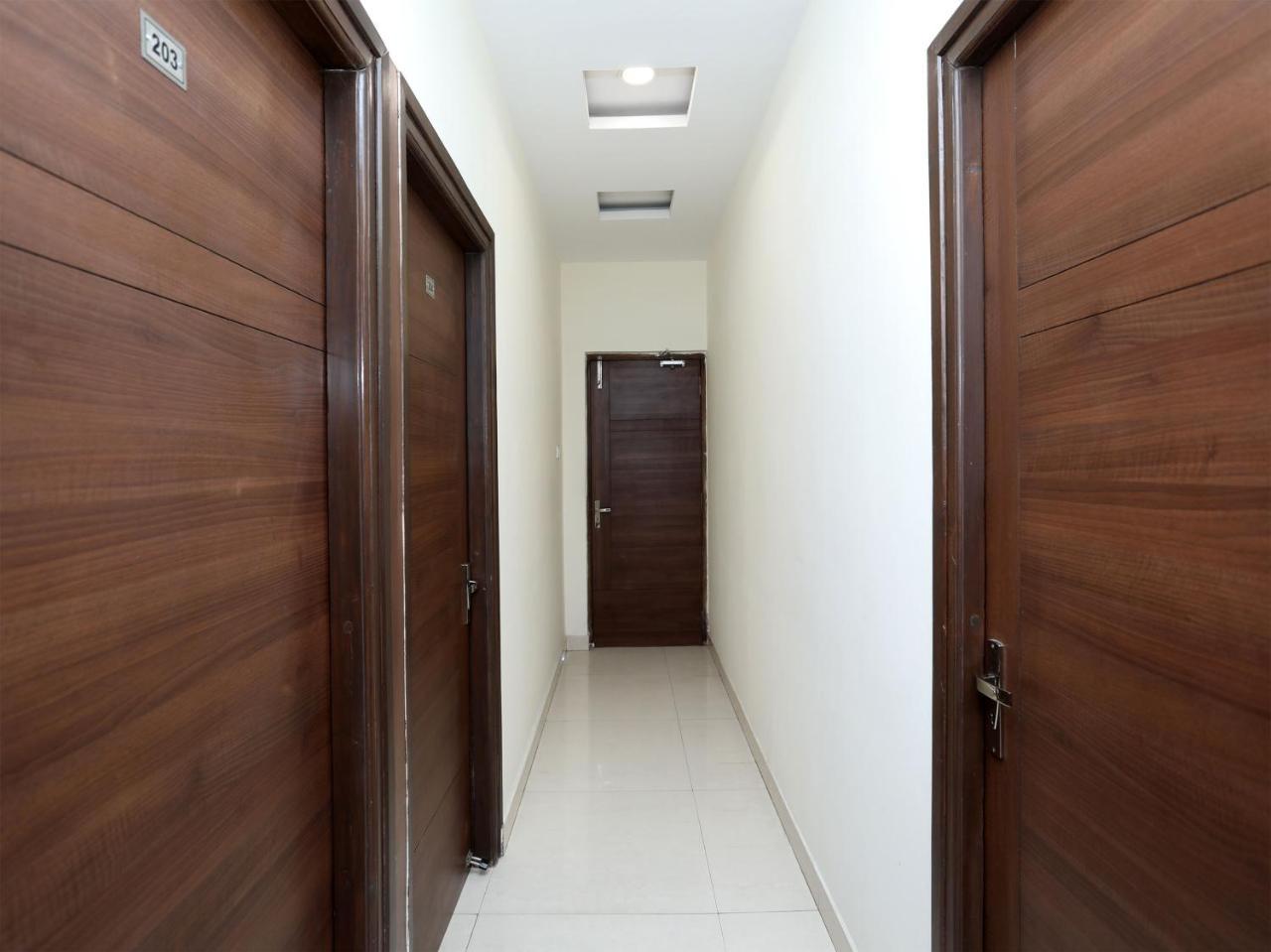 Oyo 680 Hotel Ranjana Heritage Λάκναου Εξωτερικό φωτογραφία