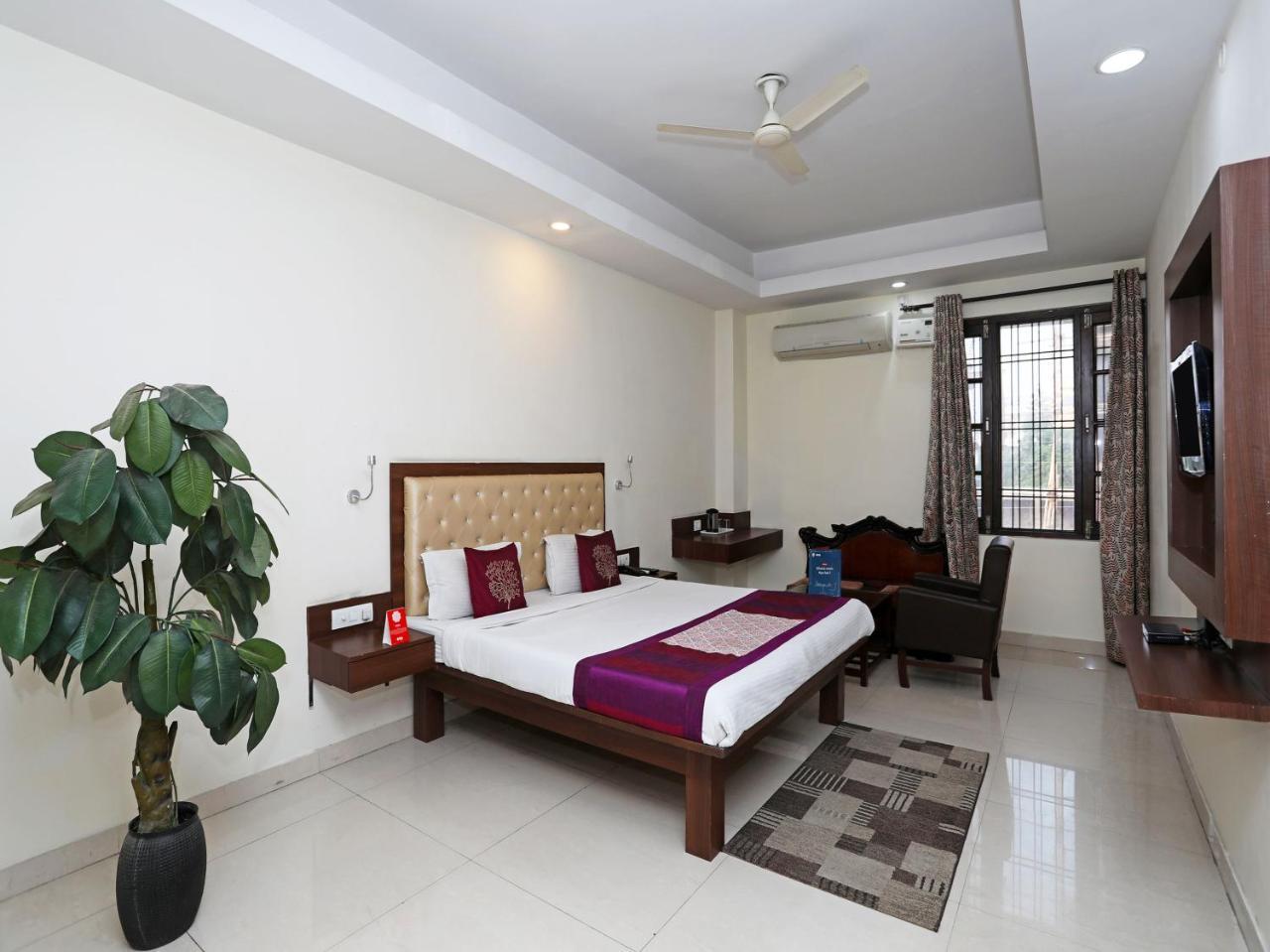 Oyo 680 Hotel Ranjana Heritage Λάκναου Εξωτερικό φωτογραφία