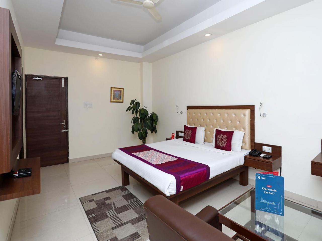 Oyo 680 Hotel Ranjana Heritage Λάκναου Εξωτερικό φωτογραφία