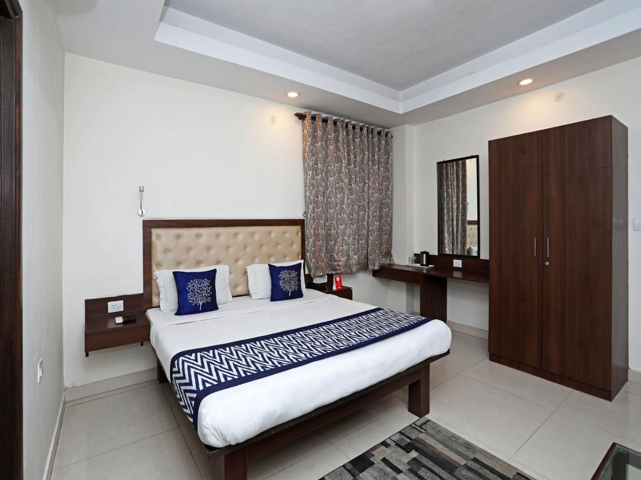 Oyo 680 Hotel Ranjana Heritage Λάκναου Εξωτερικό φωτογραφία