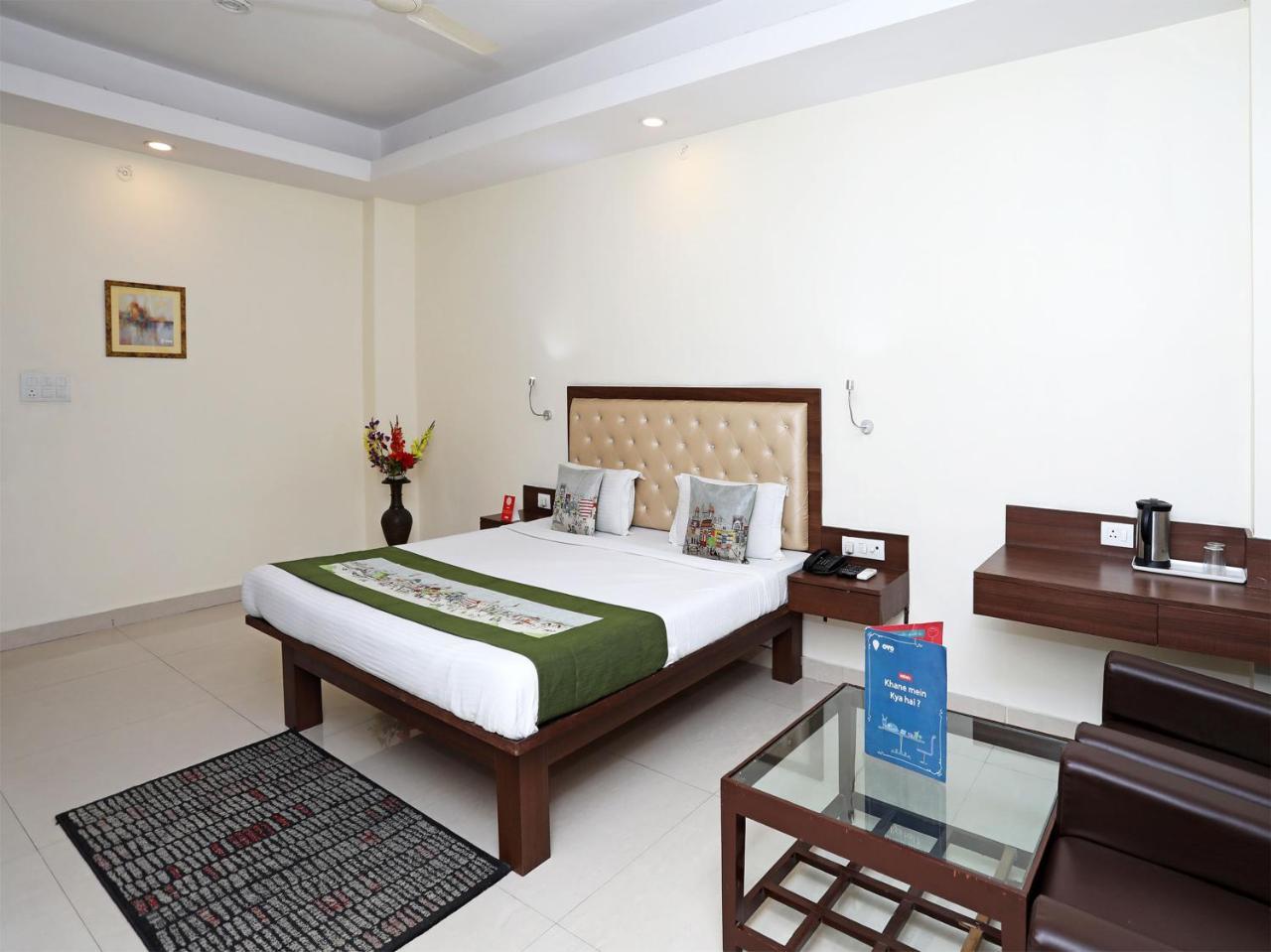 Oyo 680 Hotel Ranjana Heritage Λάκναου Εξωτερικό φωτογραφία